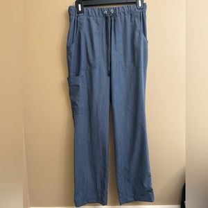Beyond Scrubs Women’s Pants Size XS/petite in Grey. Like new condition!